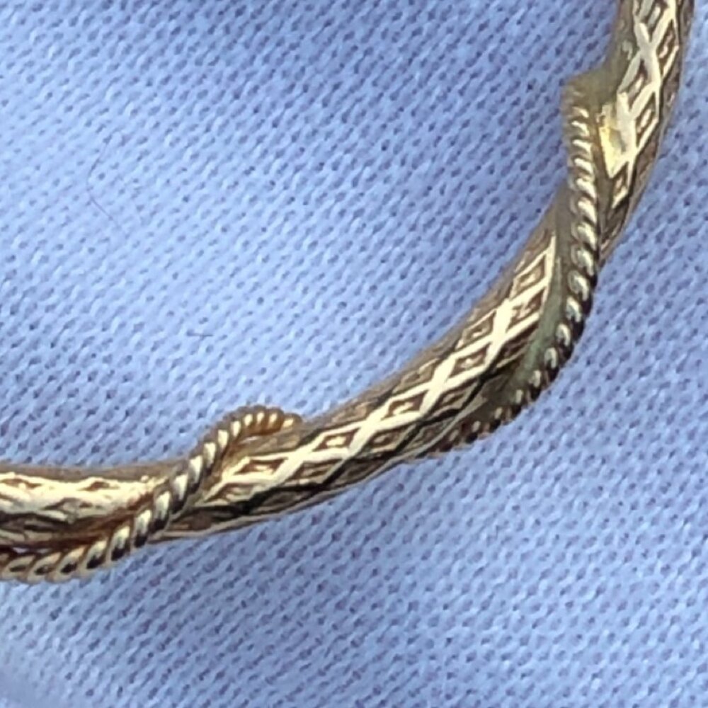 Italian Hoop Earrings, 18K Yellow Gold - Picture 4 of 14